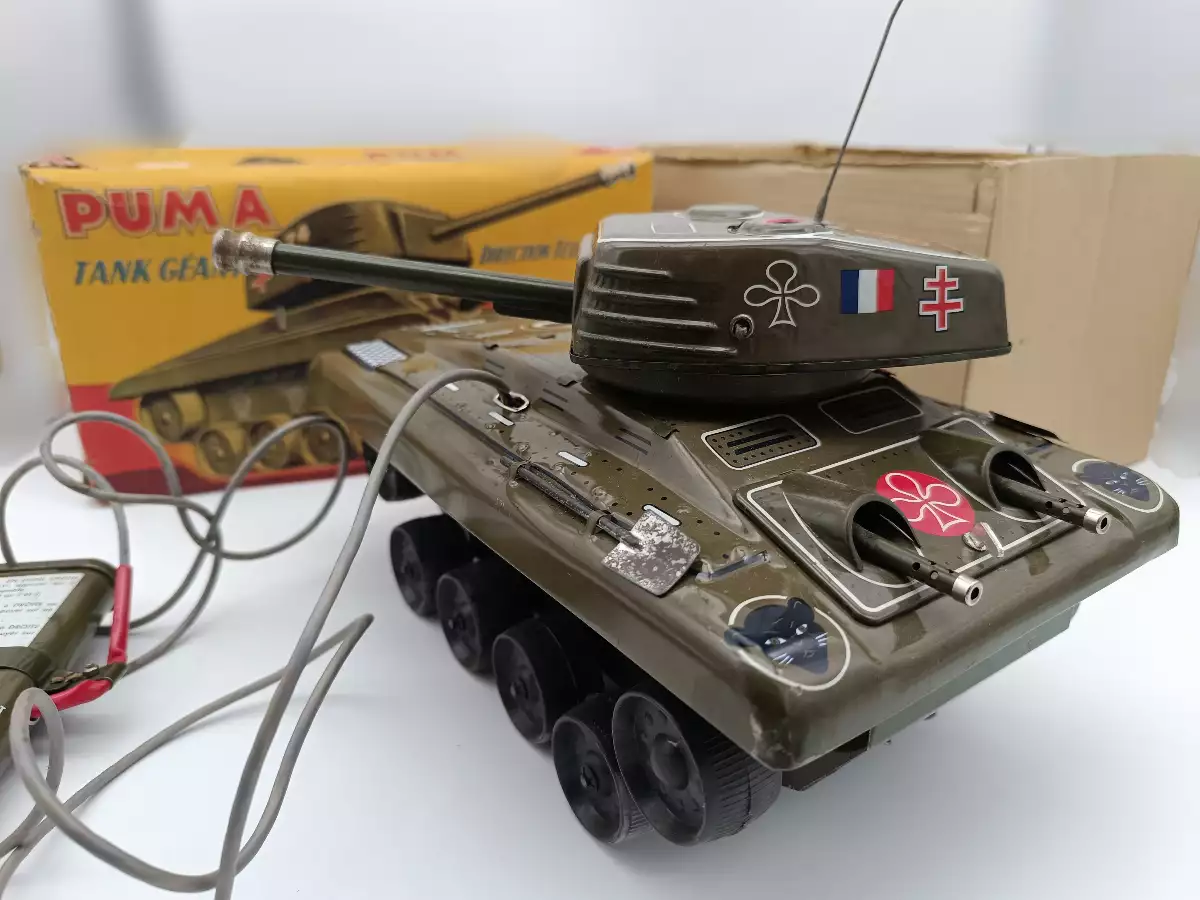 Tank Puma tôle téléguidé