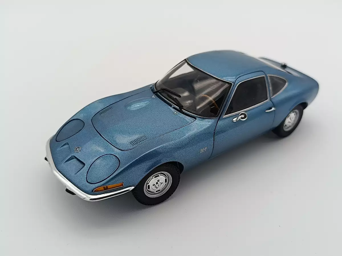 Opel GT1900 1/18 Minichamps