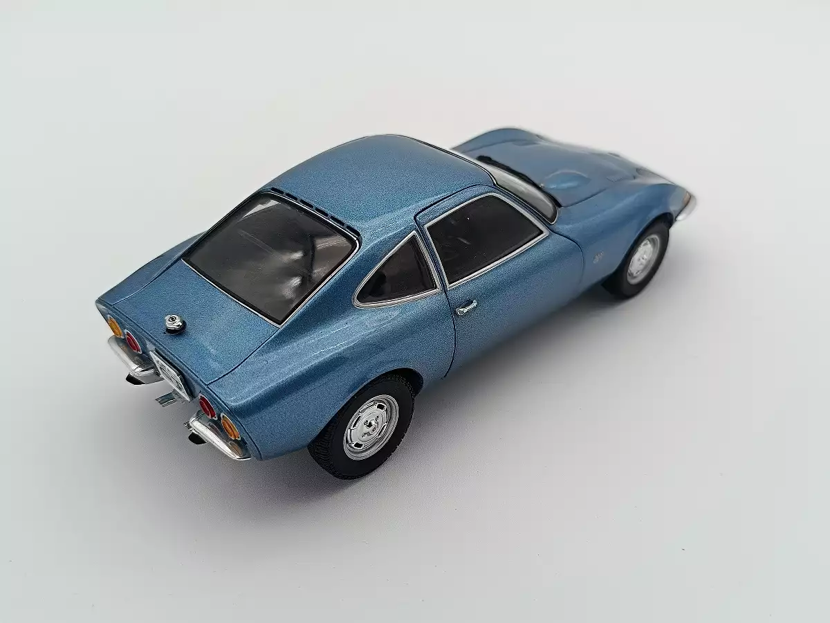 Opel GT1900 1/18 Minichamps